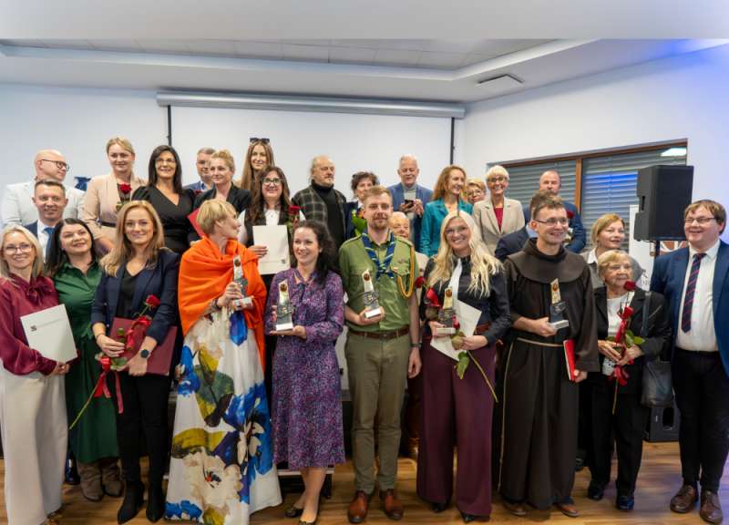 Kto dołączył do "Godnych Naśladowania"?